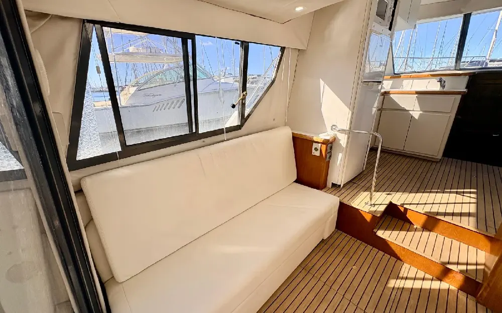 slider 11 Carver  370 Voyager