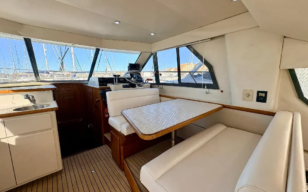 slider 13 Carver  370 Voyager