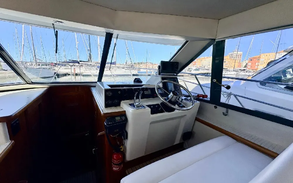 slider 15 Carver  370 Voyager