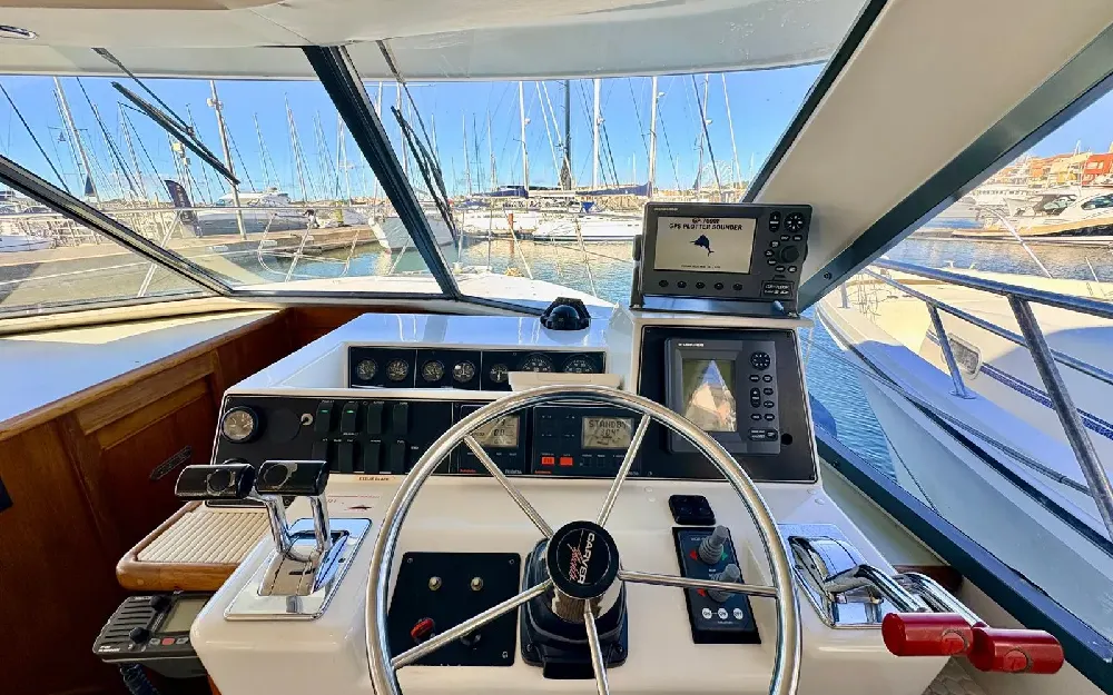 slider 16 Carver  370 Voyager