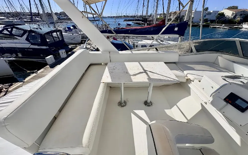 slider 4 Carver  370 Voyager