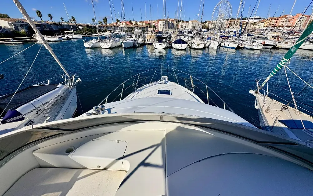 slider 6 Carver  370 Voyager