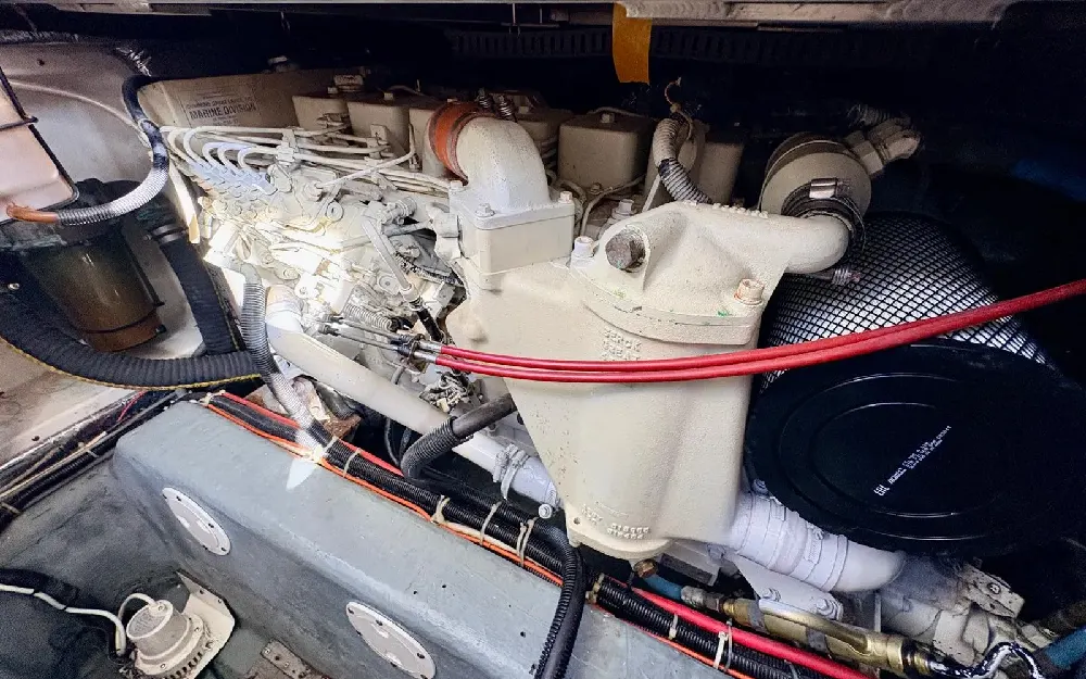 slider 23 Carver  370 Voyager