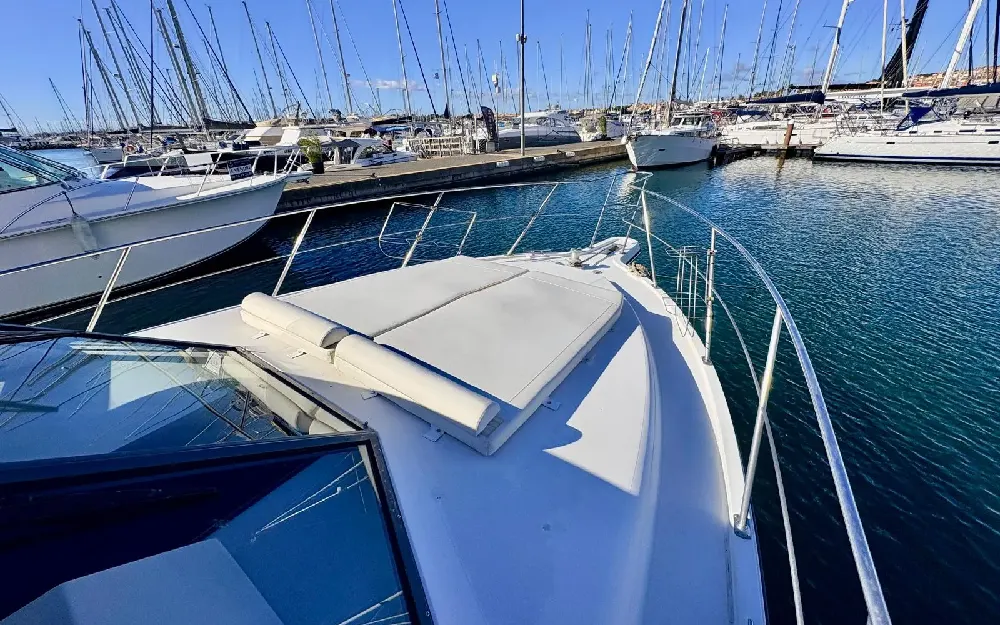 slider 7 Carver  370 Voyager