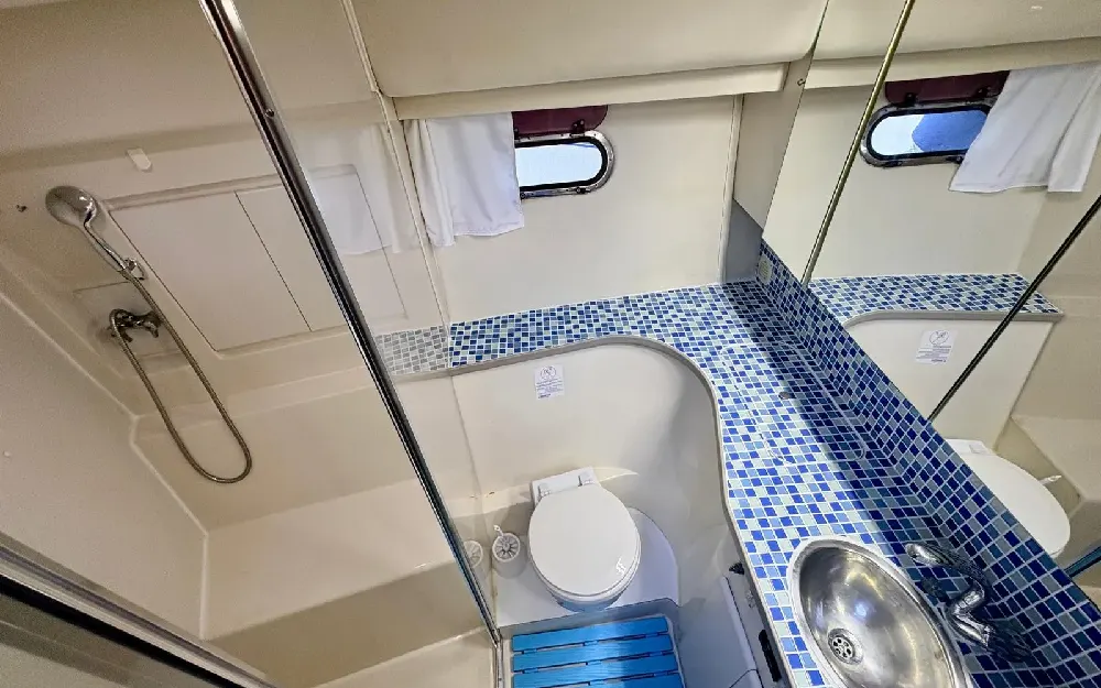 slider 20 Carver  370 Voyager