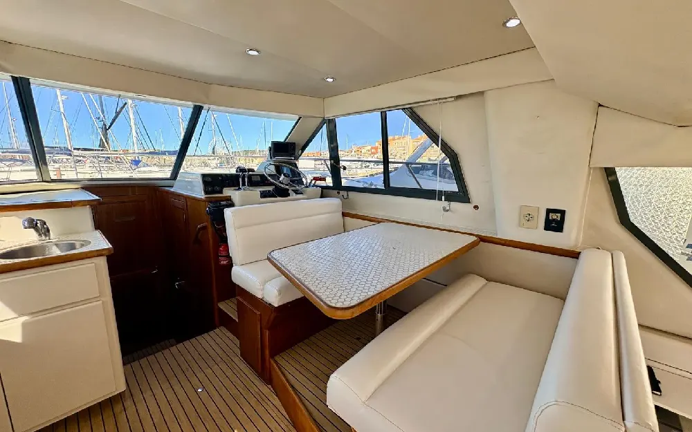 slider 12 Carver  370 Voyager