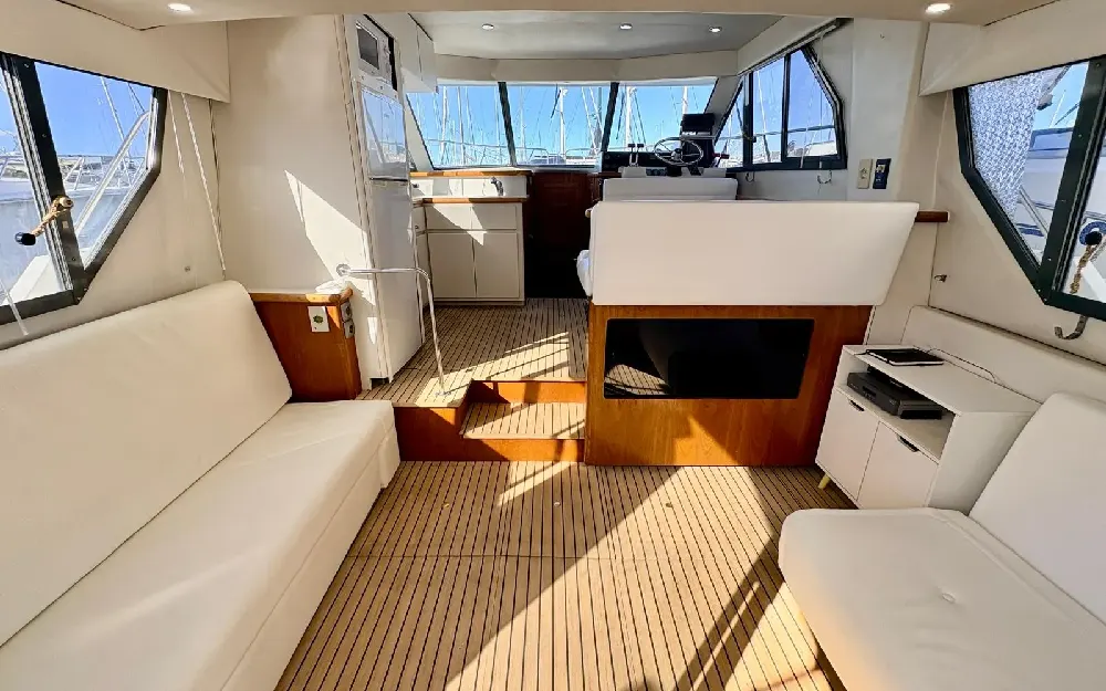 slider 9 Carver  370 Voyager