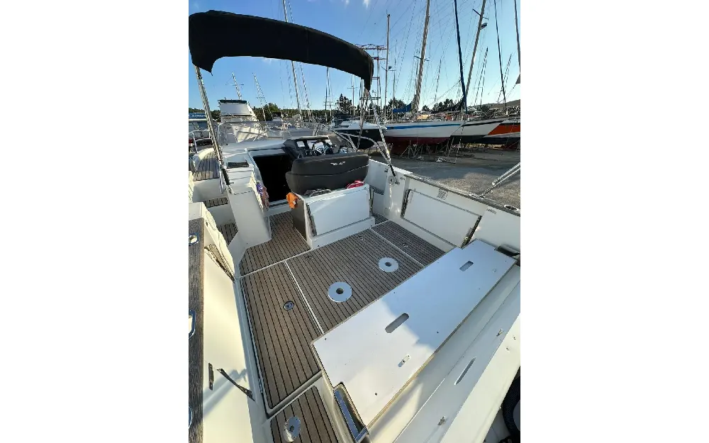 slider 4 Beneteau Flyer 8.8 SUNdeck