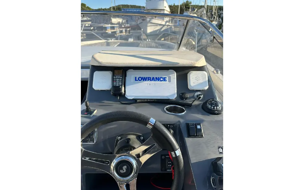 slider 1 Beneteau Flyer 8.8 SUNdeck