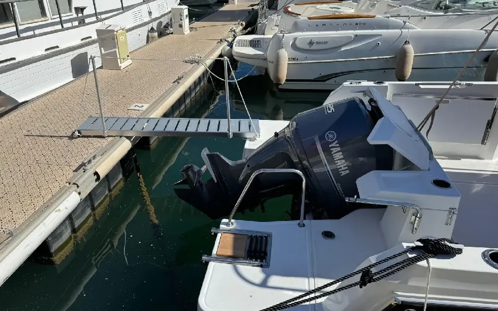 slider 2 Jeanneau Merry Fisher