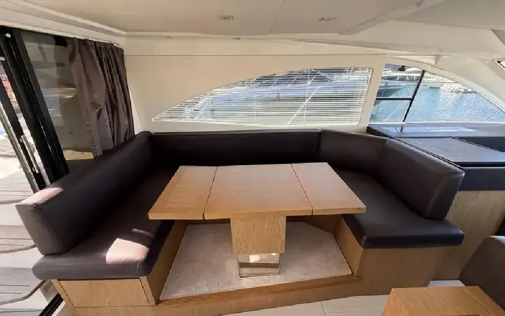 slider 12 Beneteau Gran Turismo 49 Fly