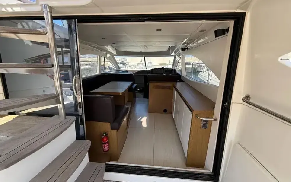 slider 14 Beneteau Gran Turismo 49 Fly