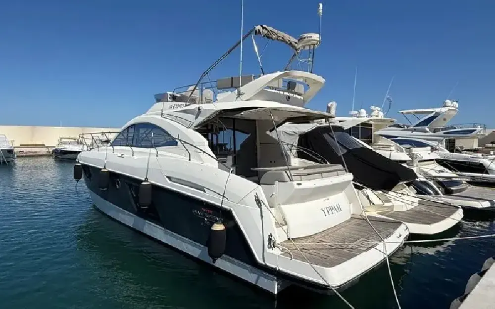 slider 1 Beneteau Gran Turismo 49 Fly