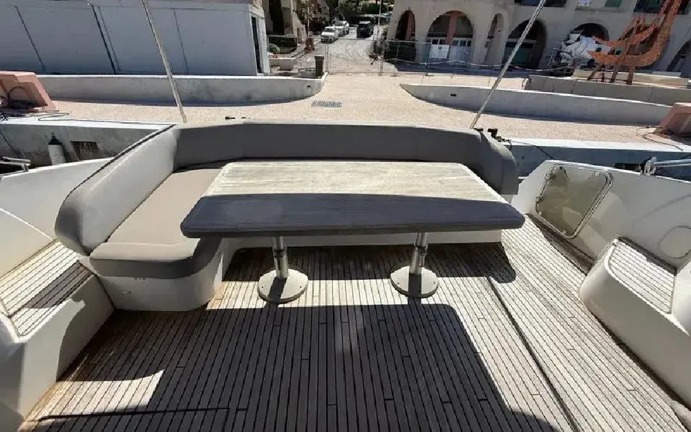 slider 2 Beneteau Gran Turismo 49 Fly