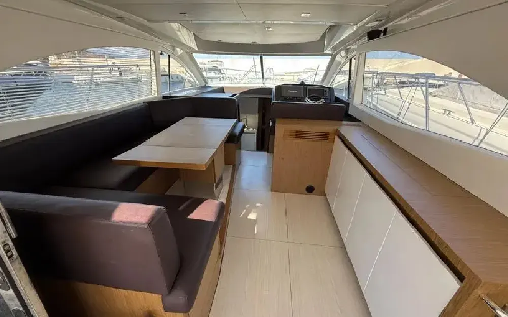 slider 8 Beneteau Gran Turismo 49 Fly