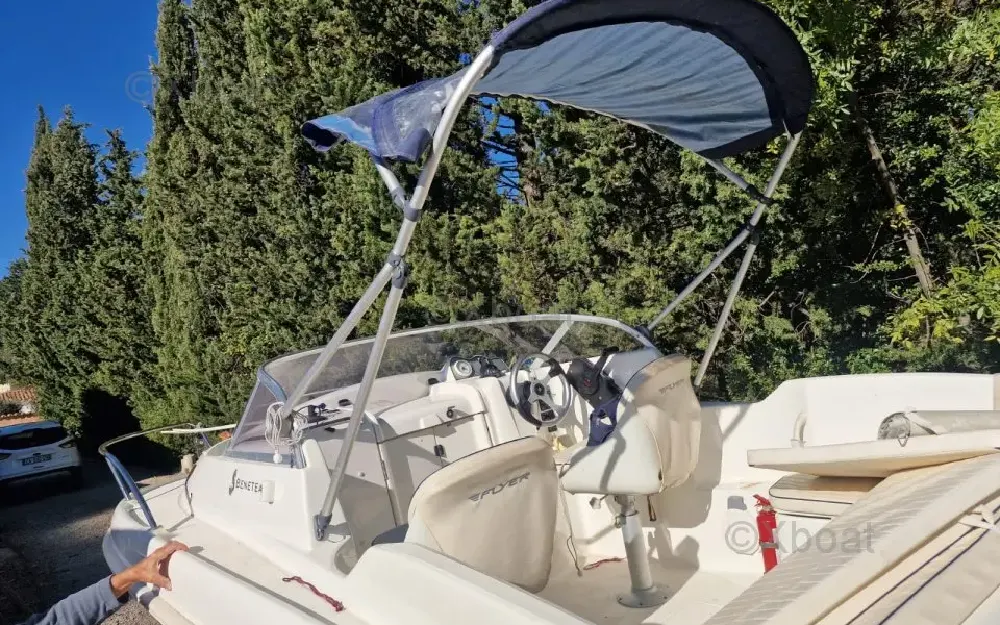 slider 3 Beneteau Flyer 550 Cabine