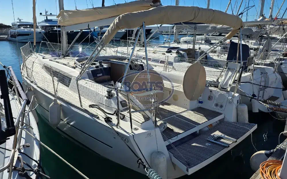 slider 1 Dufour  350Grand Large