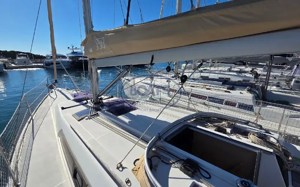 slider 5 Dufour  350Grand Large