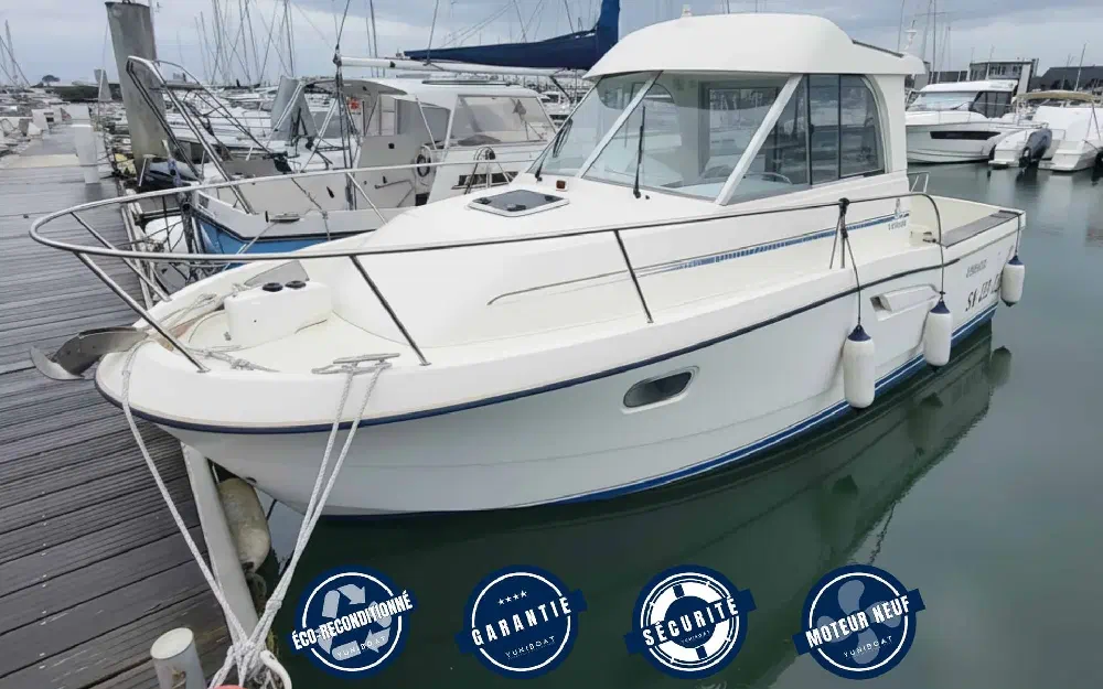 slider 0 Beneteau Antares 7