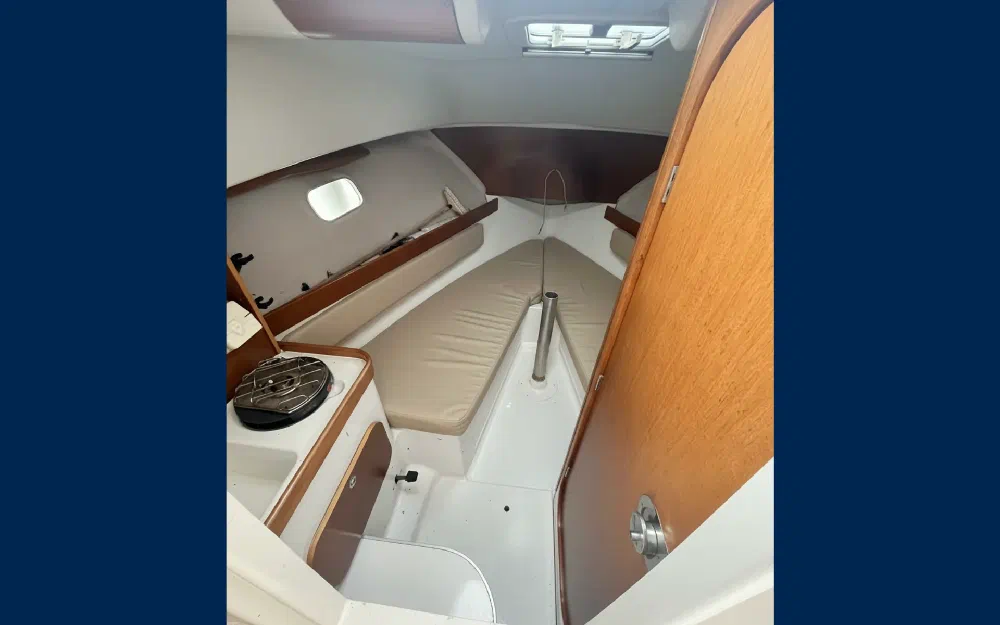 slider 2 Beneteau Antares 7