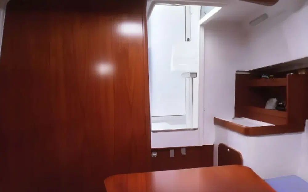 slider 1 Beneteau Antares 7