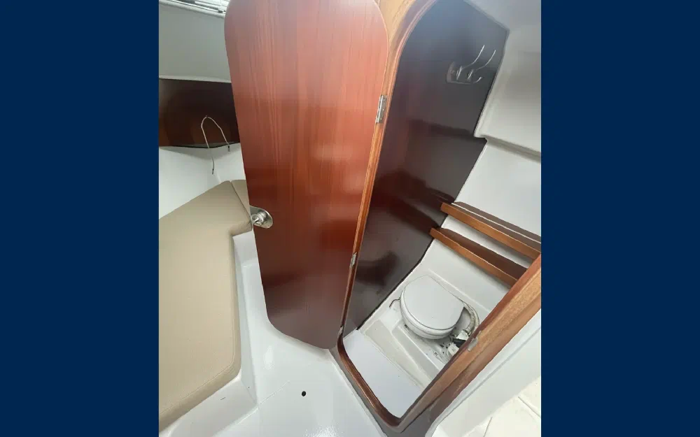 slider 3 Beneteau Antares 7