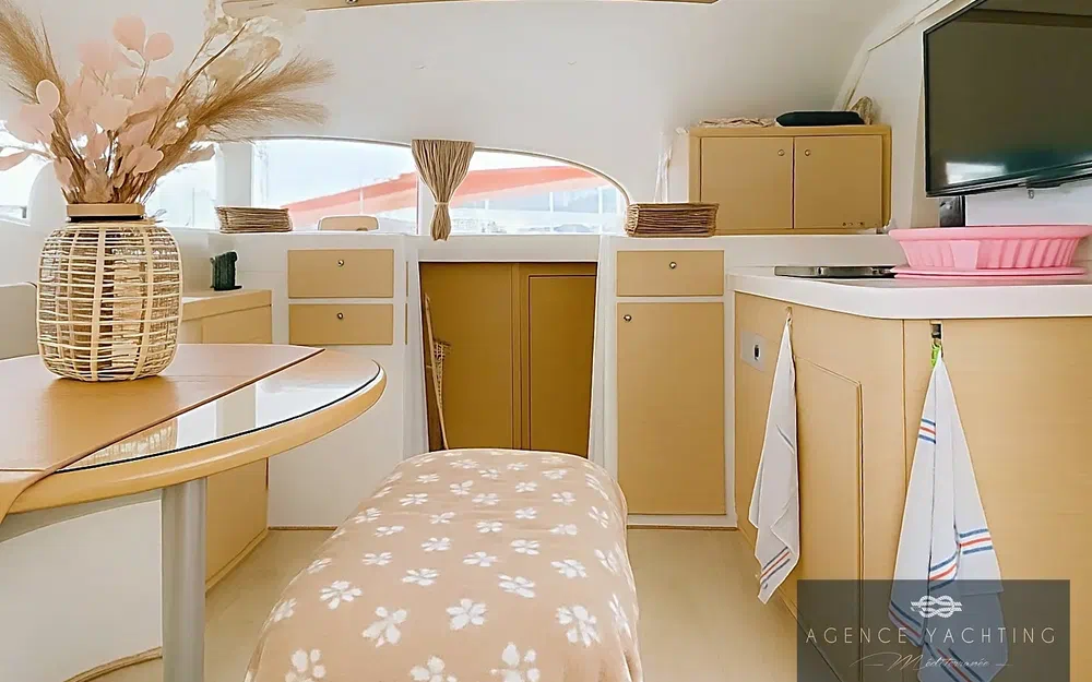 slider 9 Lagoon  380 S2