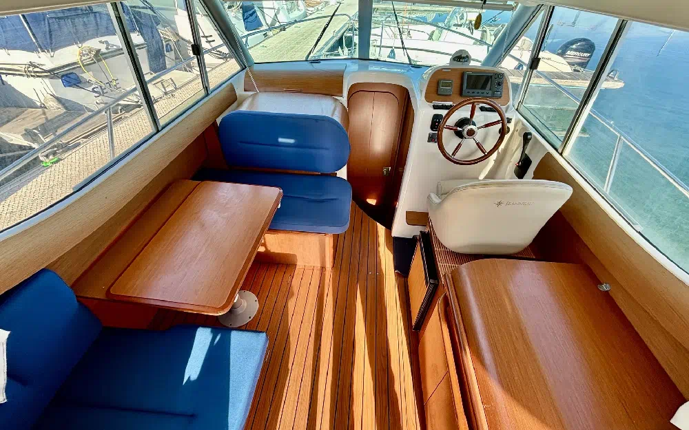 slider 9 Jeanneau Merry Fisher 805