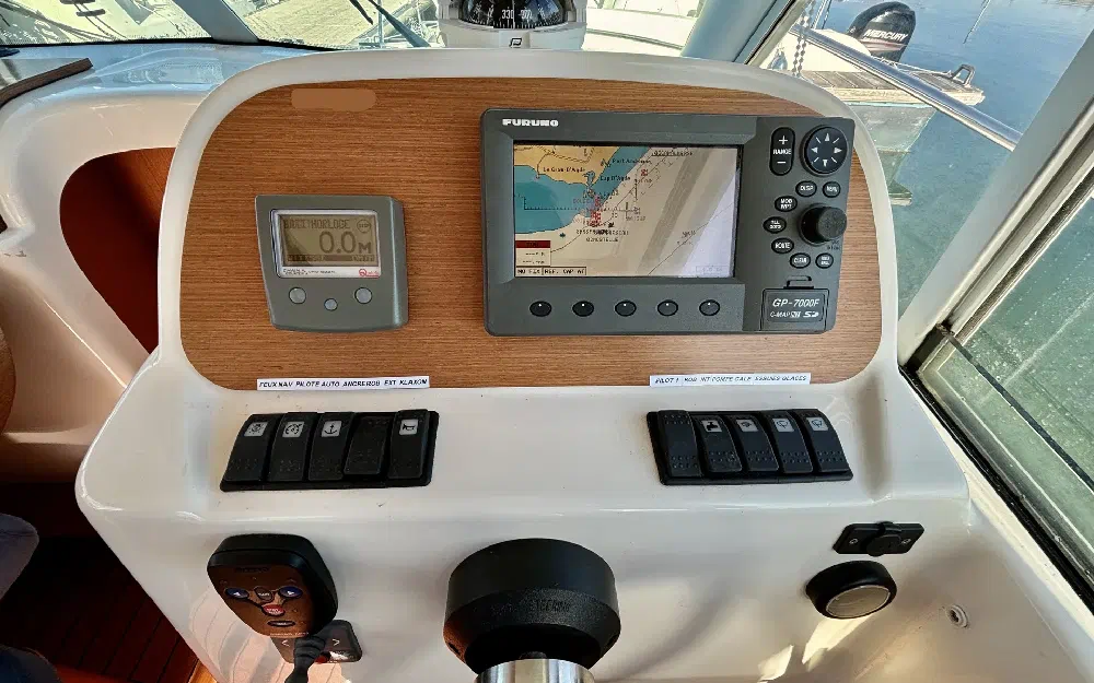 slider 15 Jeanneau Merry Fisher 805