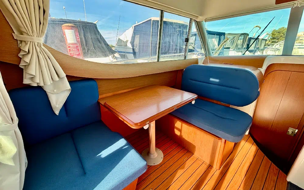 slider 10 Jeanneau Merry Fisher 805