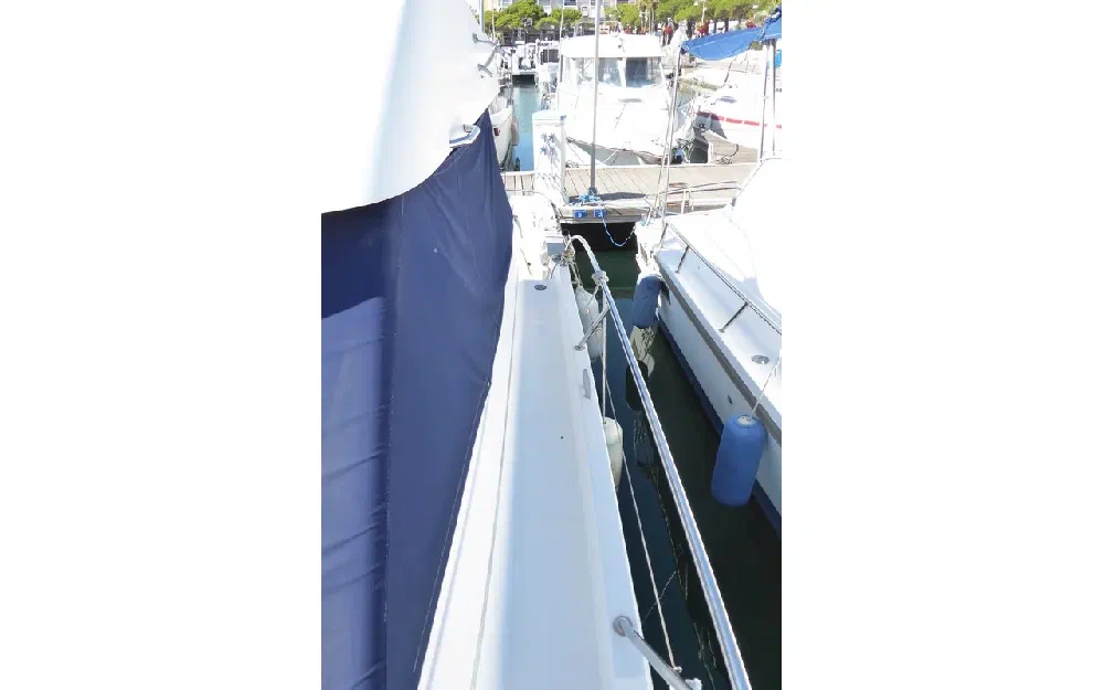 slider 17 Beneteau Antares Serie 9