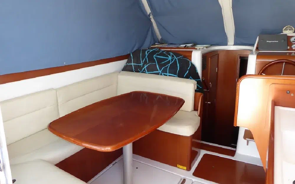 slider 19 Beneteau Antares Serie 9