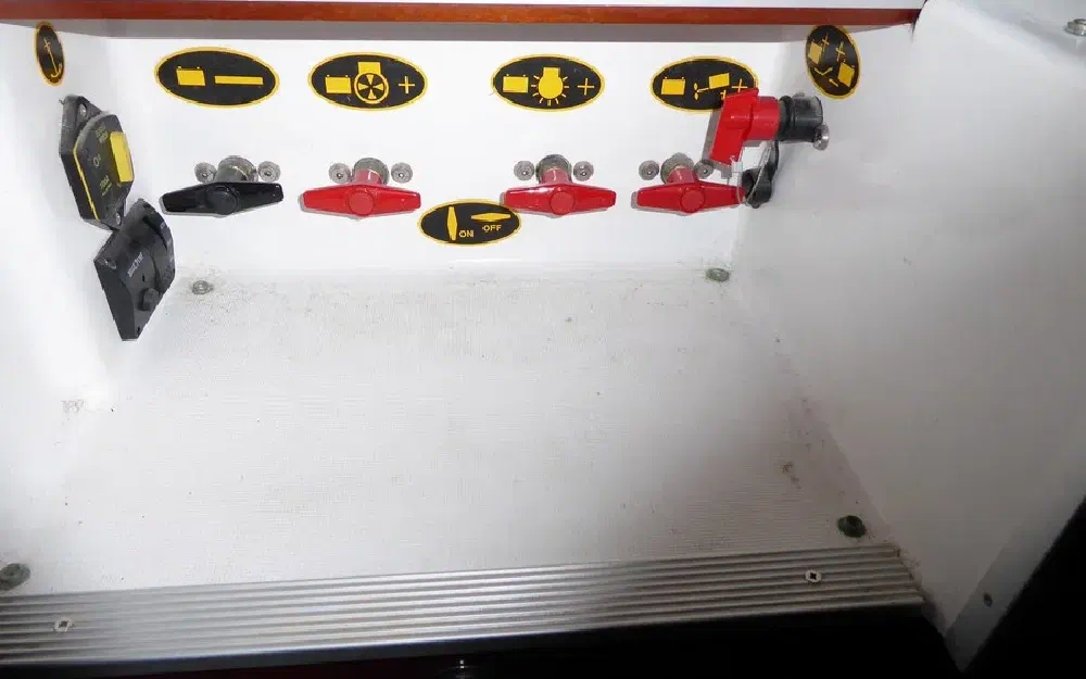 slider 37 Beneteau Antares Serie 9