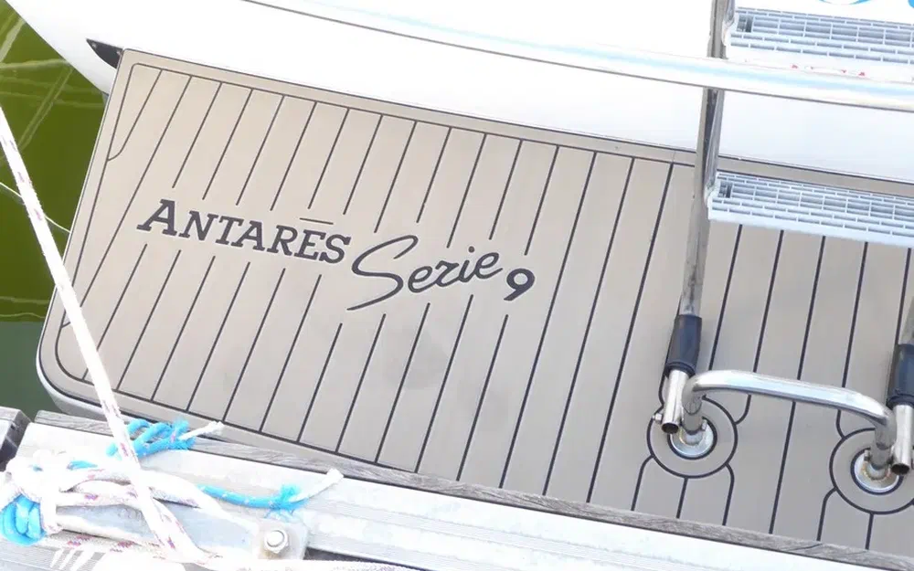 slider 39 Beneteau Antares Serie 9