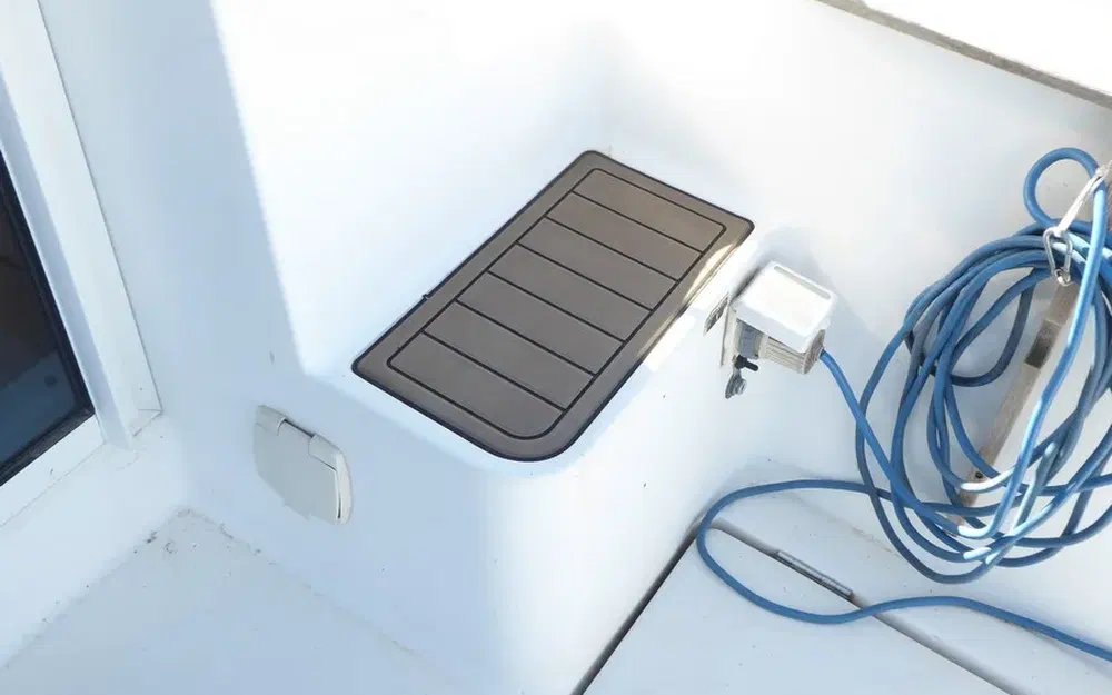 slider 40 Beneteau Antares Serie 9