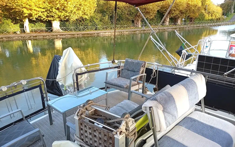 slider 11 Vedette Hollandaise AQUANAUT 1250 AK Catégorie B mer