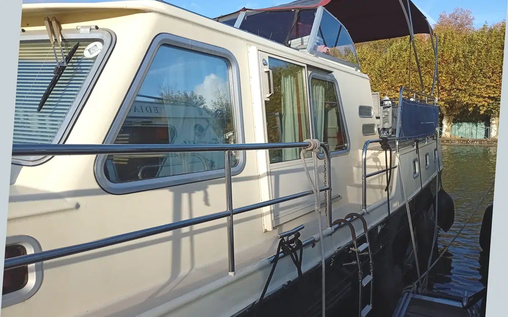 slider 6 Vedette Hollandaise AQUANAUT 1250 AK Catégorie B mer