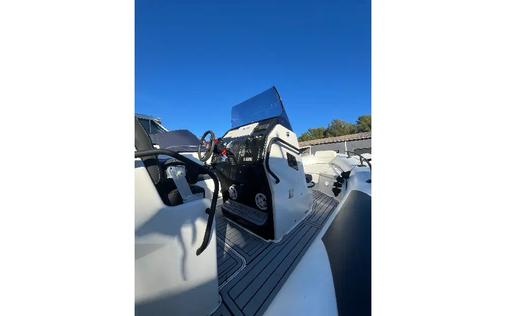 slider 2 Grand Golden Line G750