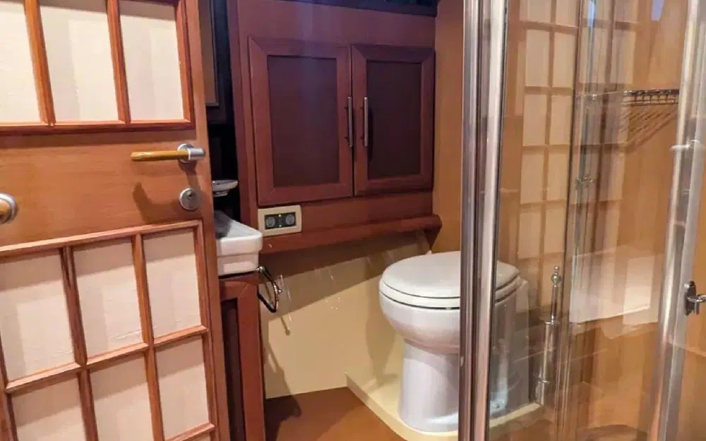 slider 16 Mochi Dolphin 51