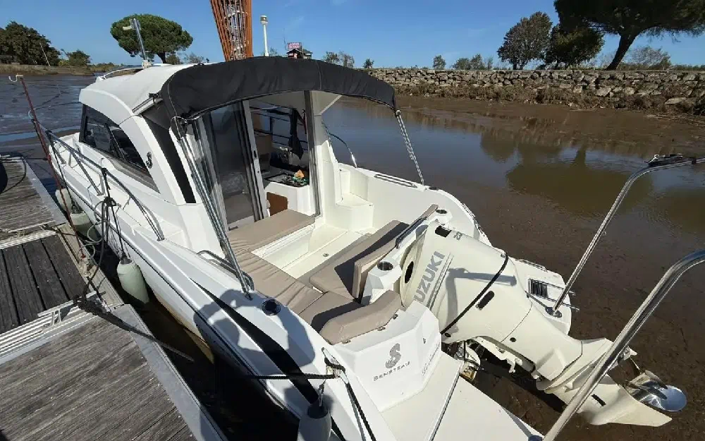 slider 10 Beneteau Antares 8 OB