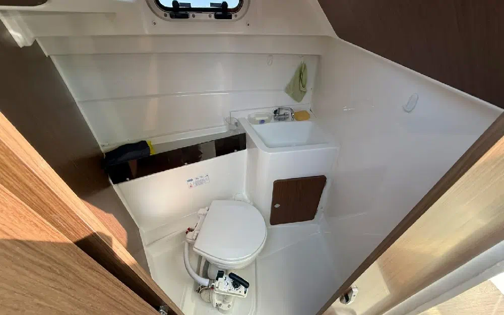 slider 16 Beneteau Antares 8 OB