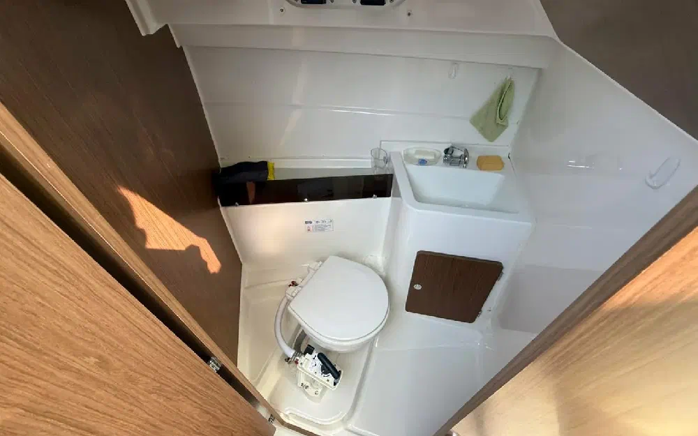 slider 17 Beneteau Antares 8 OB