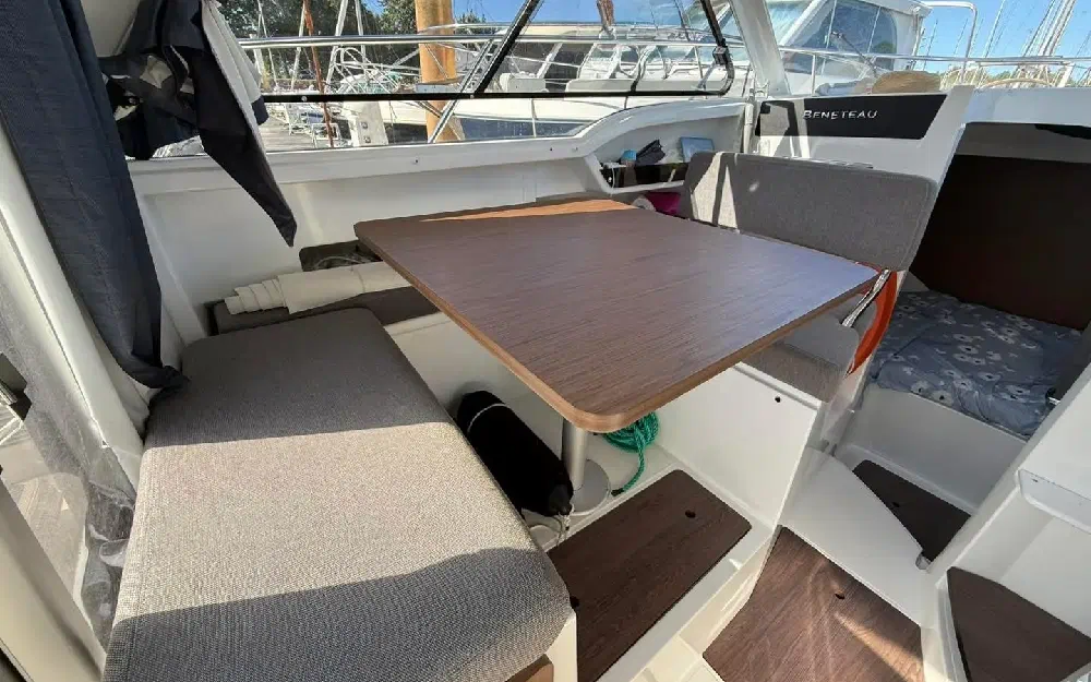 slider 21 Beneteau Antares 8 OB