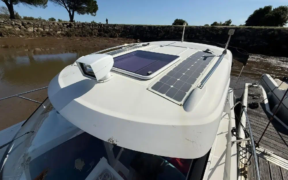 slider 23 Beneteau Antares 8 OB