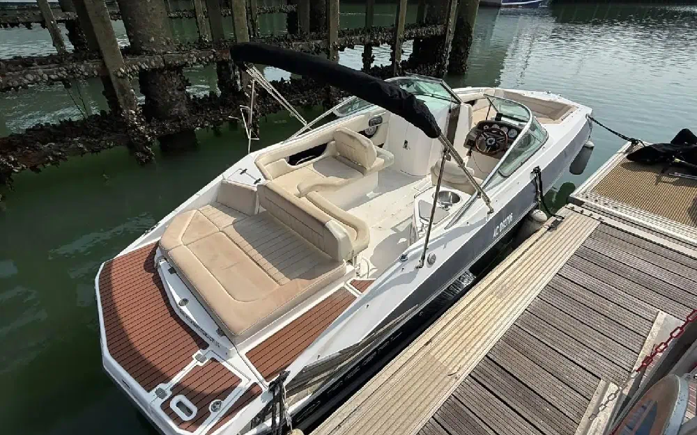 slider 1 Regal  2520 Fasdeck