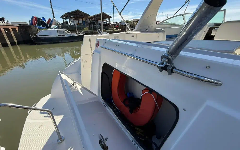 slider 9 Bayliner  325 Sb