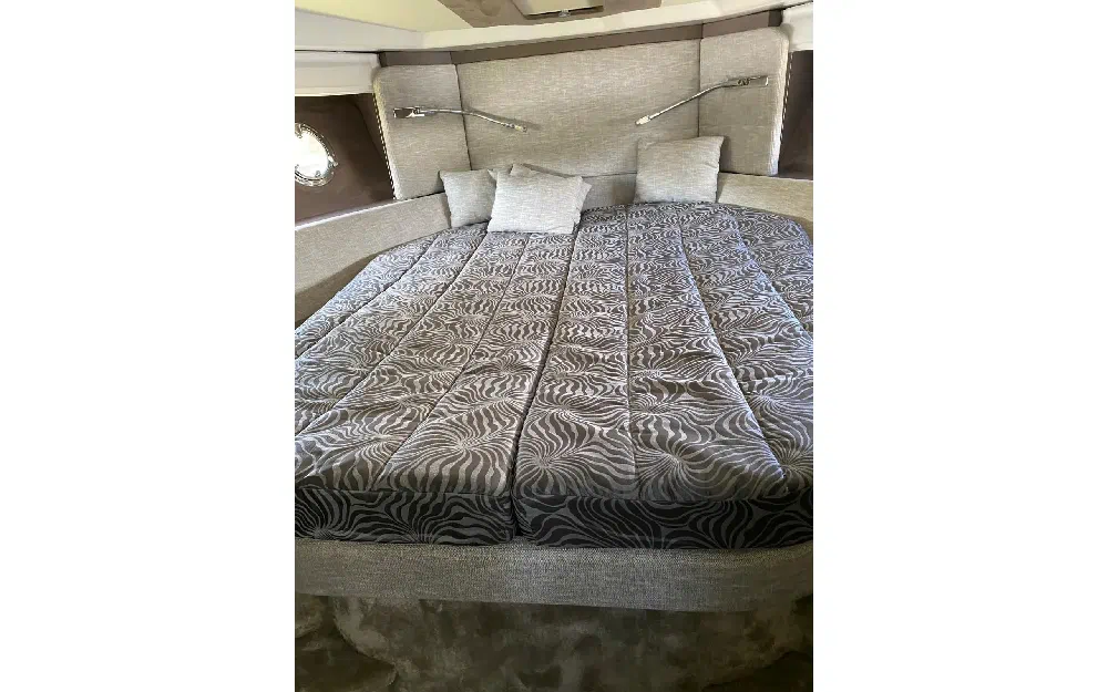 slider 10 Cranchi M 44 Hard Top