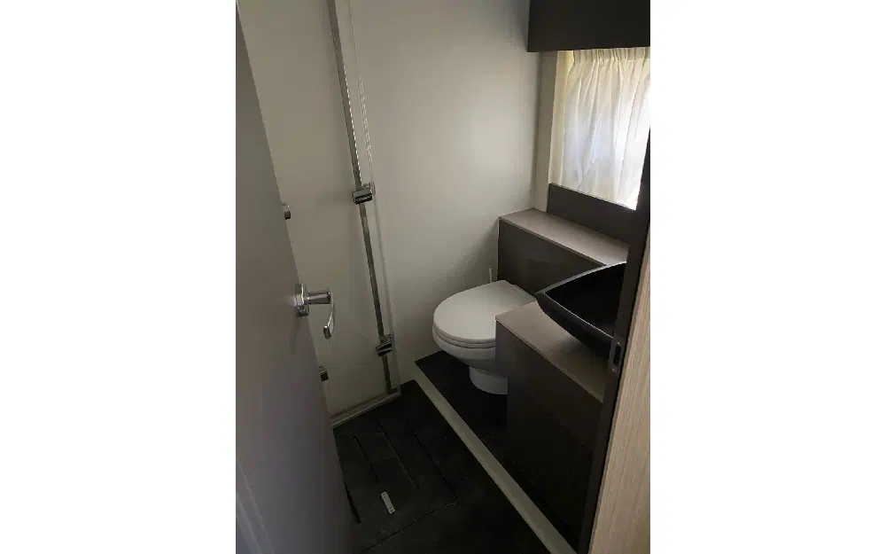 slider 11 Cranchi M 44 Hard Top