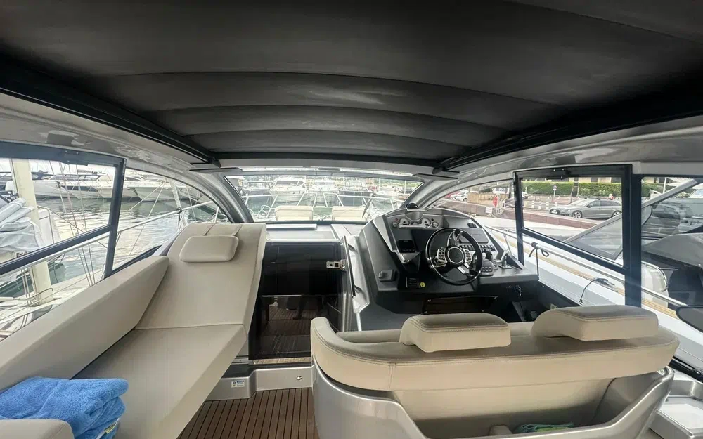 slider 14 Cranchi M 44 Hard Top