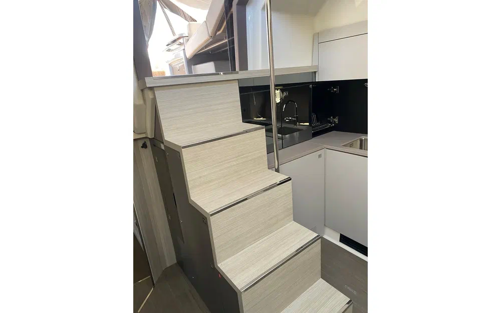 slider 21 Cranchi M 44 Hard Top